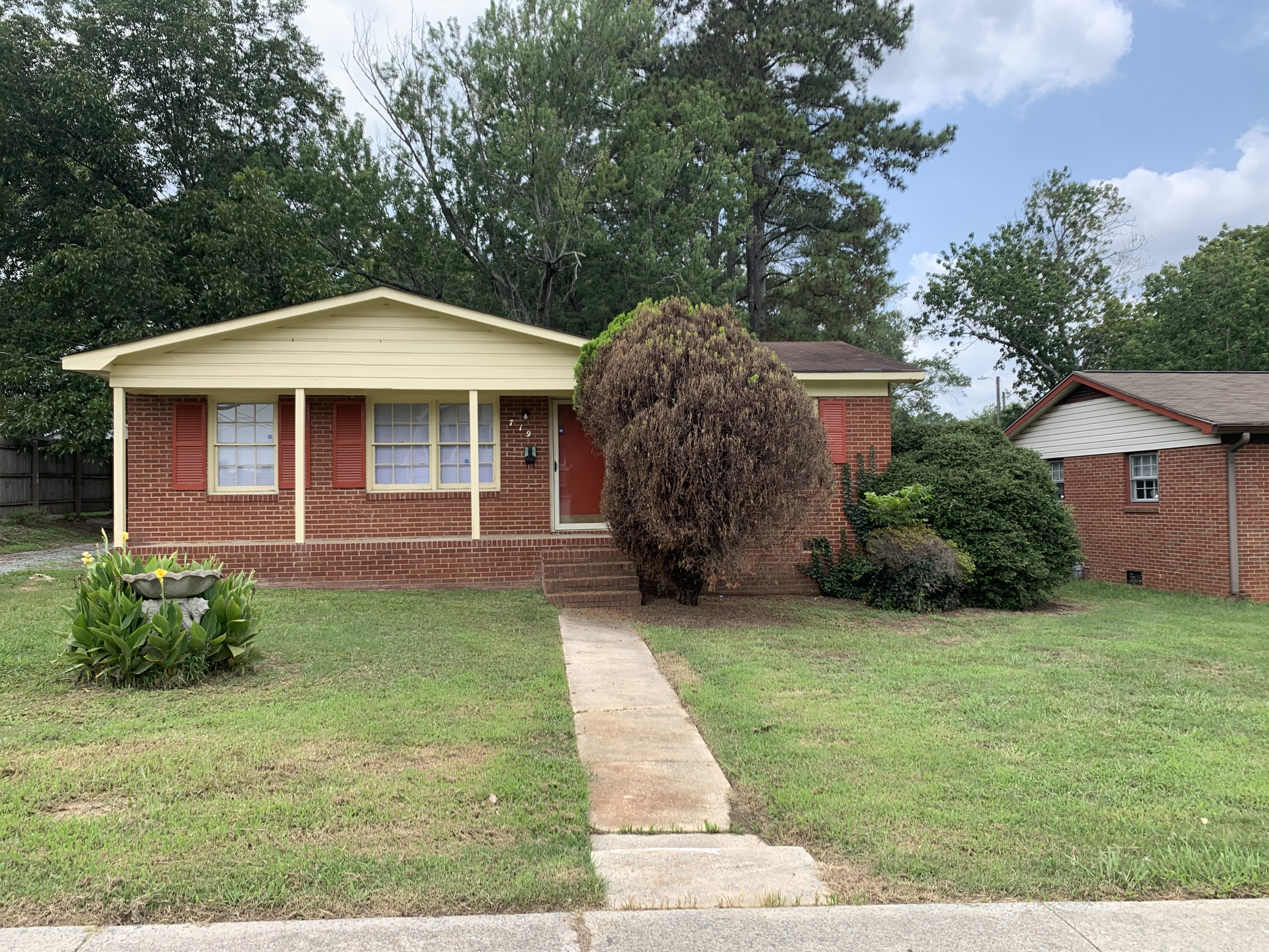 719 English Street